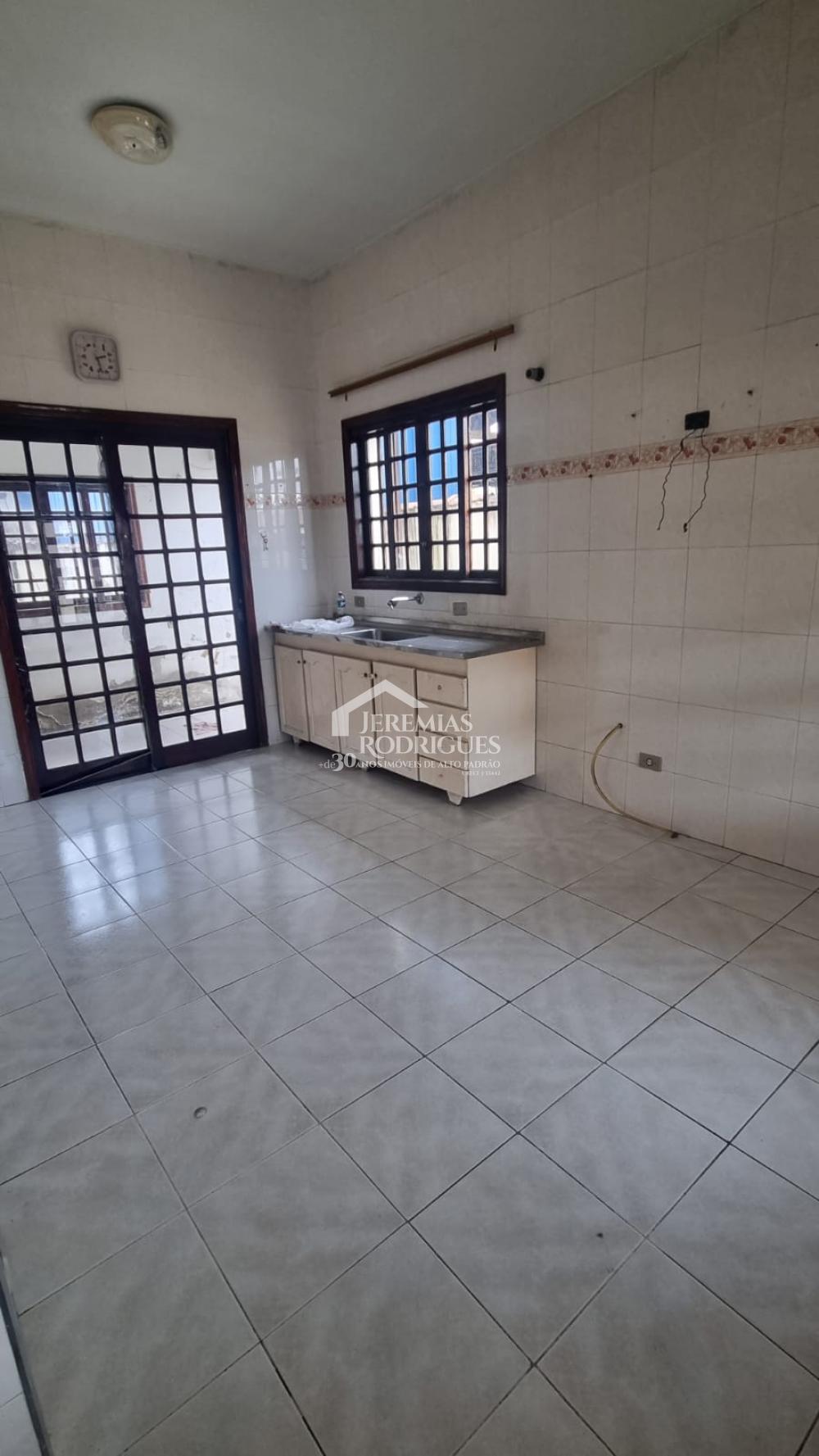 Alugar Casa / Sobrado em Pindamonhangaba R$ 3.000,00 - Foto 1
