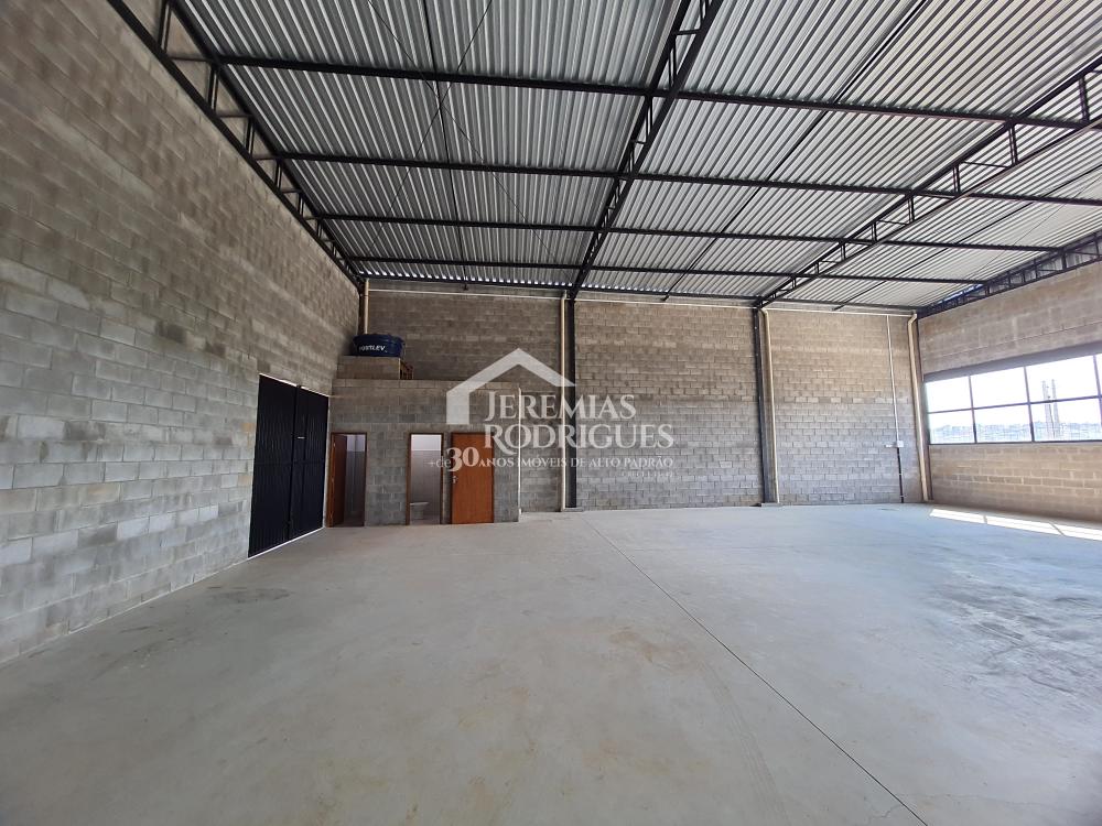 Alugar Comercial / Galp&atilde;o em Taubat&eacute; R$ 7.500,00 - Foto 8