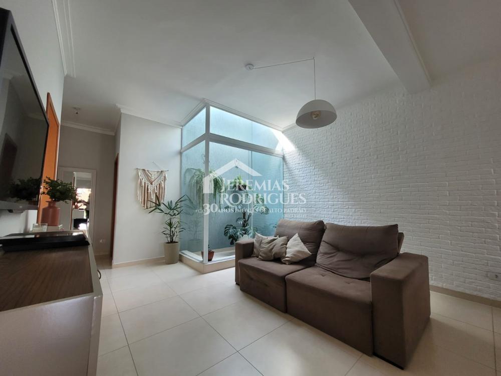 Comprar Casa / Padr&atilde;o em Taubat&eacute; R$ 850.000,00 - Foto 3