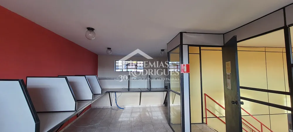 Alugar Comercial / Pr&eacute;dio em Taubat&eacute; R$ 20.000,00 - Foto 4