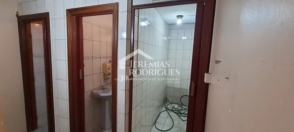 Alugar Comercial / Pr&eacute;dio em Taubat&eacute; R$ 20.000,00 - Foto 7