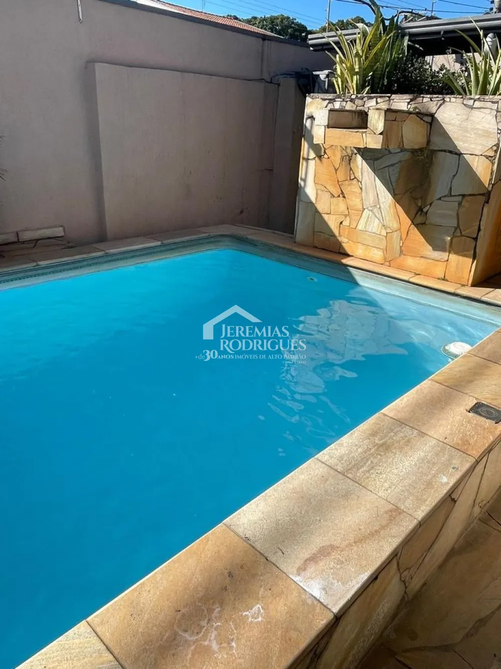 Comprar Casa / Padr&atilde;o em Taubat&eacute; R$ 750.000,00 - Foto 2