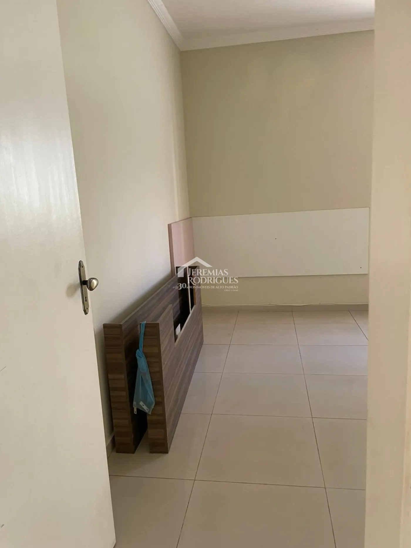 Alugar Casa / Condom&iacute;nio em Pindamonhangaba R$ 3.500,00 - Foto 16