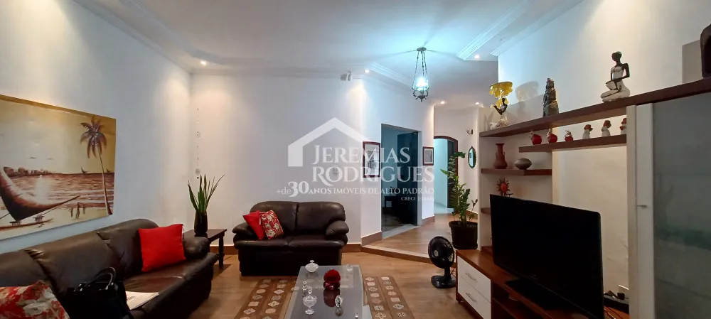 Comprar Casa / Padr&atilde;o em Pindamonhangaba R$ 690.000,00 - Foto 1