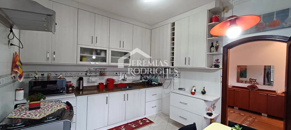 Comprar Casa / Padr&atilde;o em Pindamonhangaba R$ 690.000,00 - Foto 5