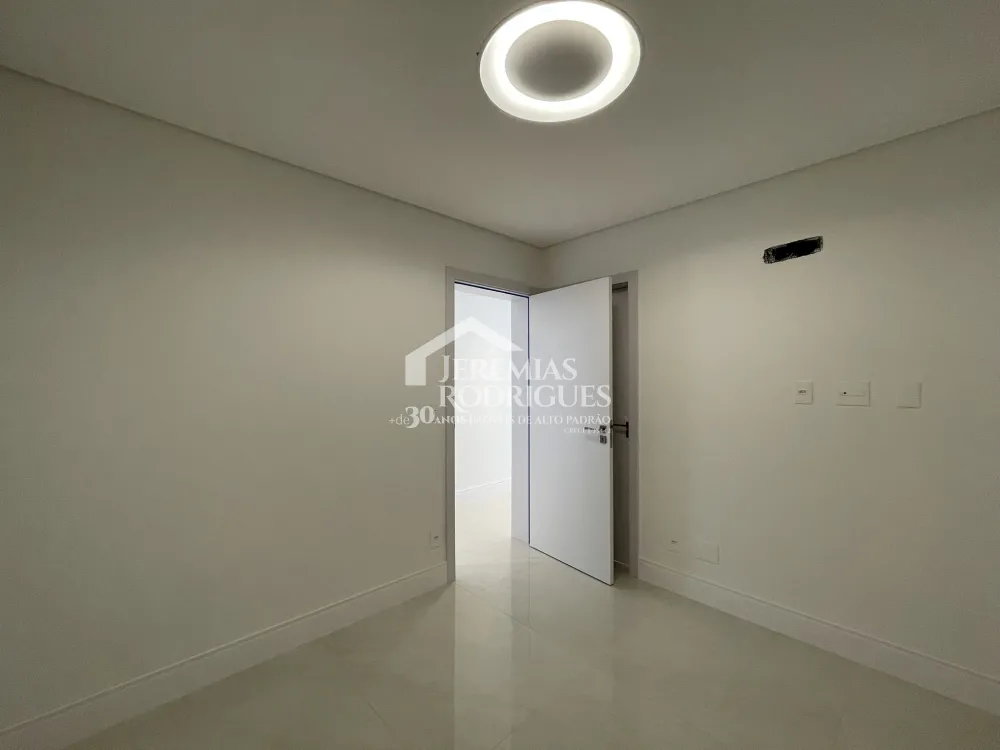 Comprar Apartamento / Padr&atilde;o em Taubat&eacute; R$ 1.750.000,00 - Foto 23