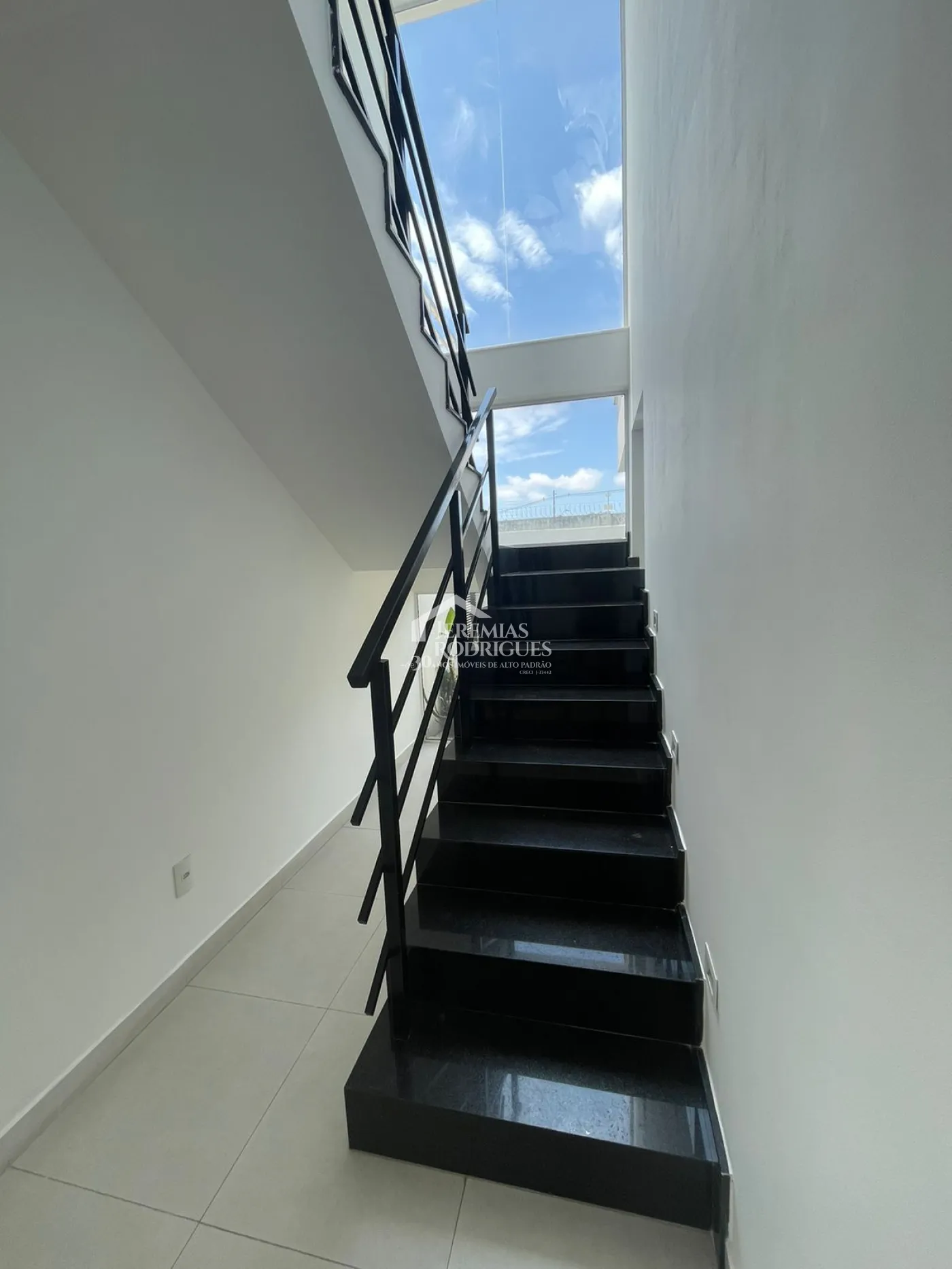 Alugar Casa / Condom&iacute;nio em Pindamonhangaba R$ 5.500,00 - Foto 9