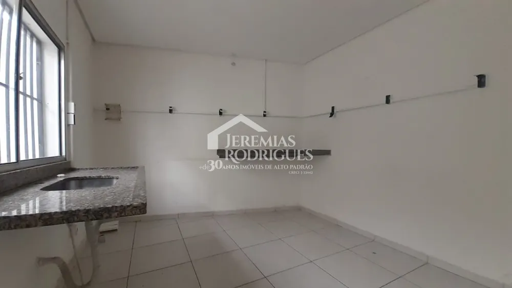Alugar Comercial / Ponto Comercial em Taubat&eacute; R$ 4.200,00 - Foto 11