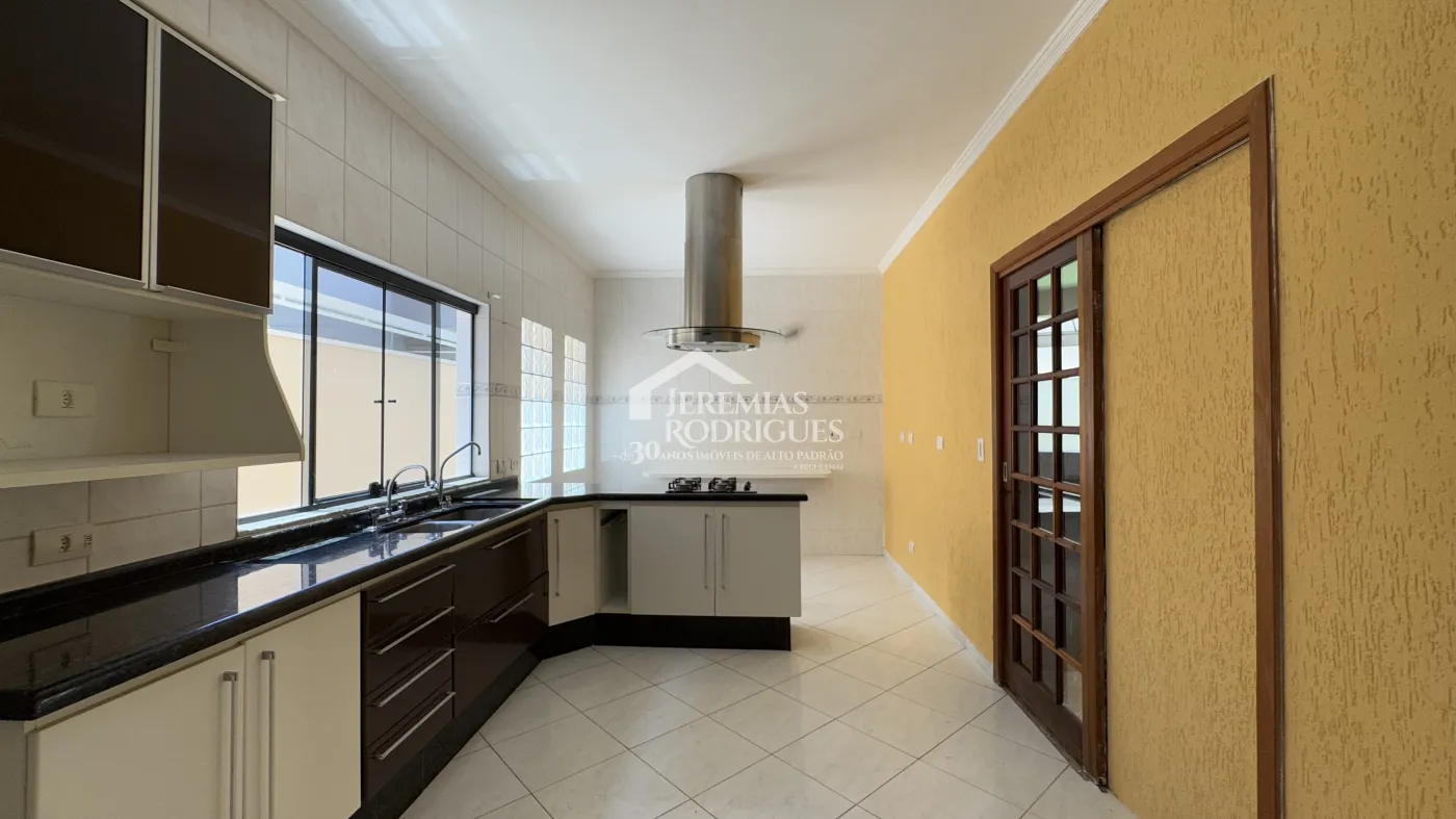 Alugar Casa / Condom&iacute;nio em Pindamonhangaba R$ 4.500,00 - Foto 3