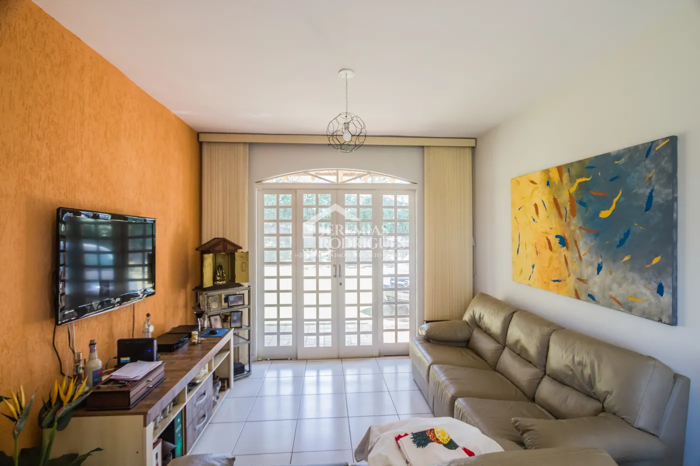 Alugar Casa / Condom&iacute;nio em Taubat&eacute; R$ 8.000,00 - Foto 2