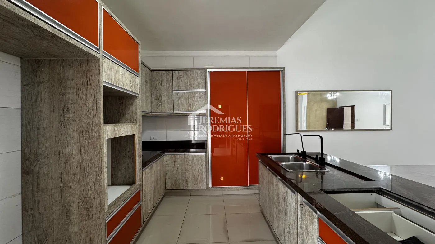 Alugar Casa / Condom&iacute;nio em Pindamonhangaba R$ 4.800,00 - Foto 3