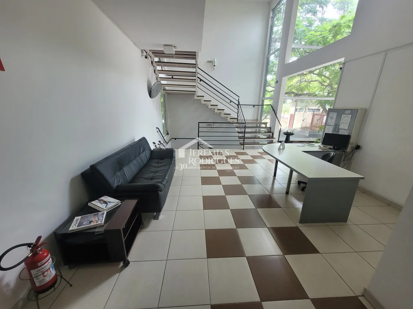 Alugar Comercial / Sala em Condom&iacute;nio em Pindamonhangaba R$ 20.000,00 - Foto 2