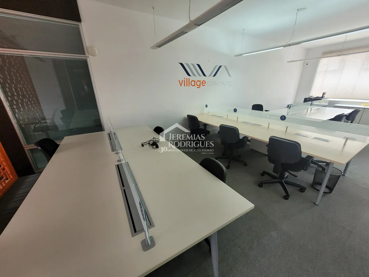 Alugar Comercial / Sala em Condom&iacute;nio em Pindamonhangaba R$ 20.000,00 - Foto 11