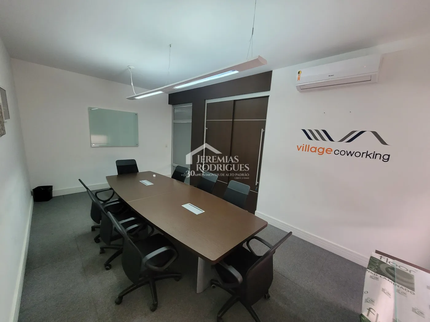 Alugar Comercial / Sala em Condom&iacute;nio em Pindamonhangaba R$ 20.000,00 - Foto 15