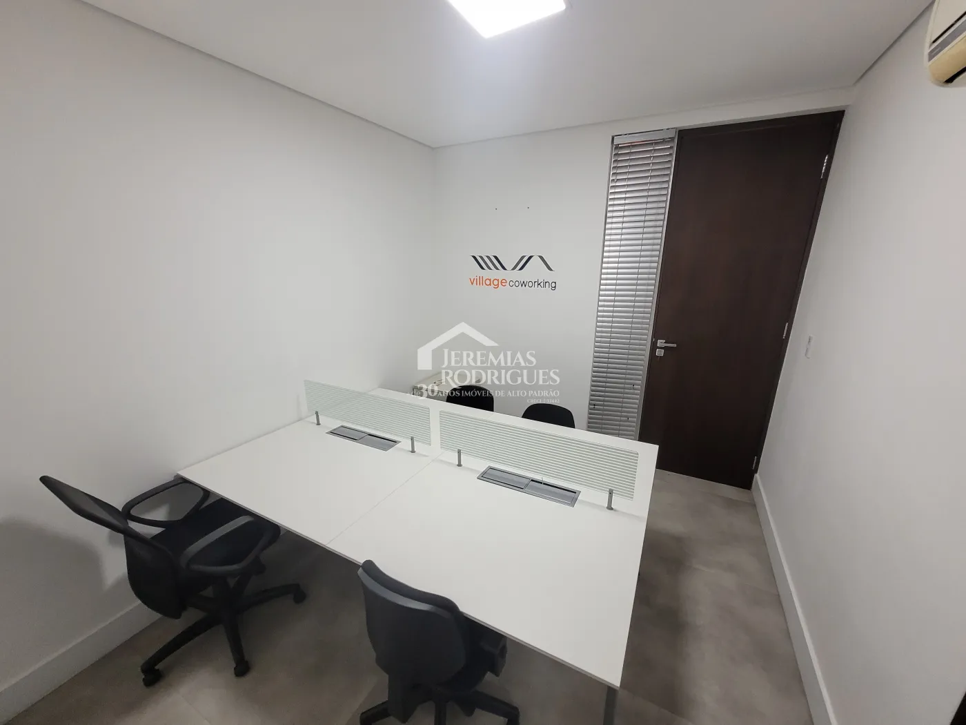 Alugar Comercial / Sala em Condom&iacute;nio em Pindamonhangaba R$ 20.000,00 - Foto 16