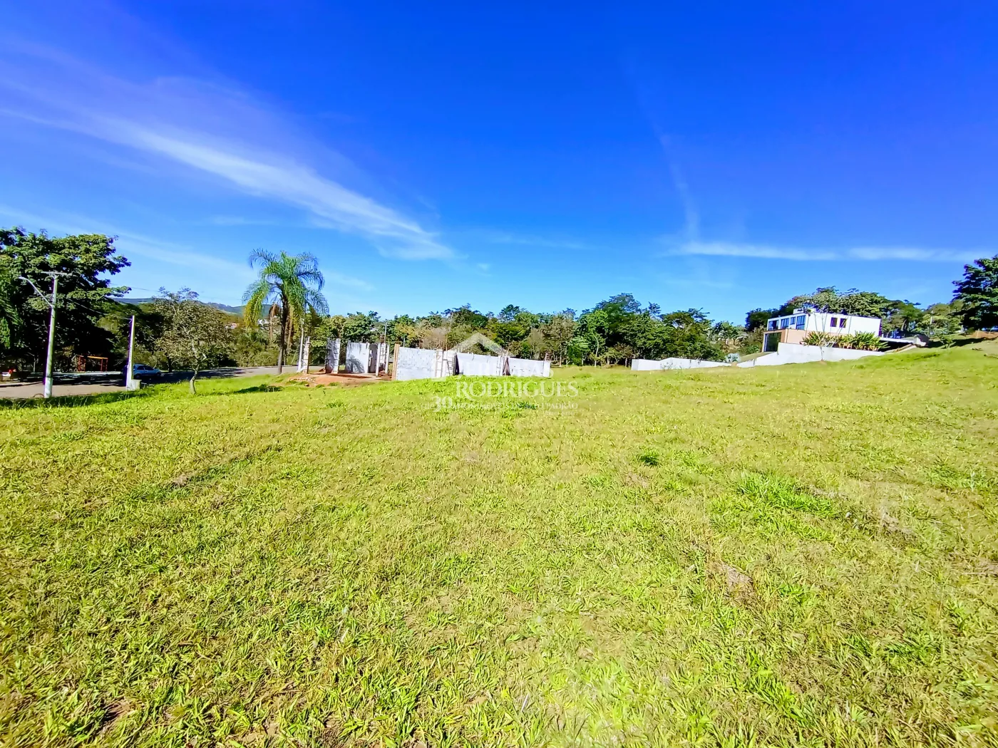 Comprar Terreno / Condom&iacute;nio em Taubat&eacute; R$ 335.000,00 - Foto 1