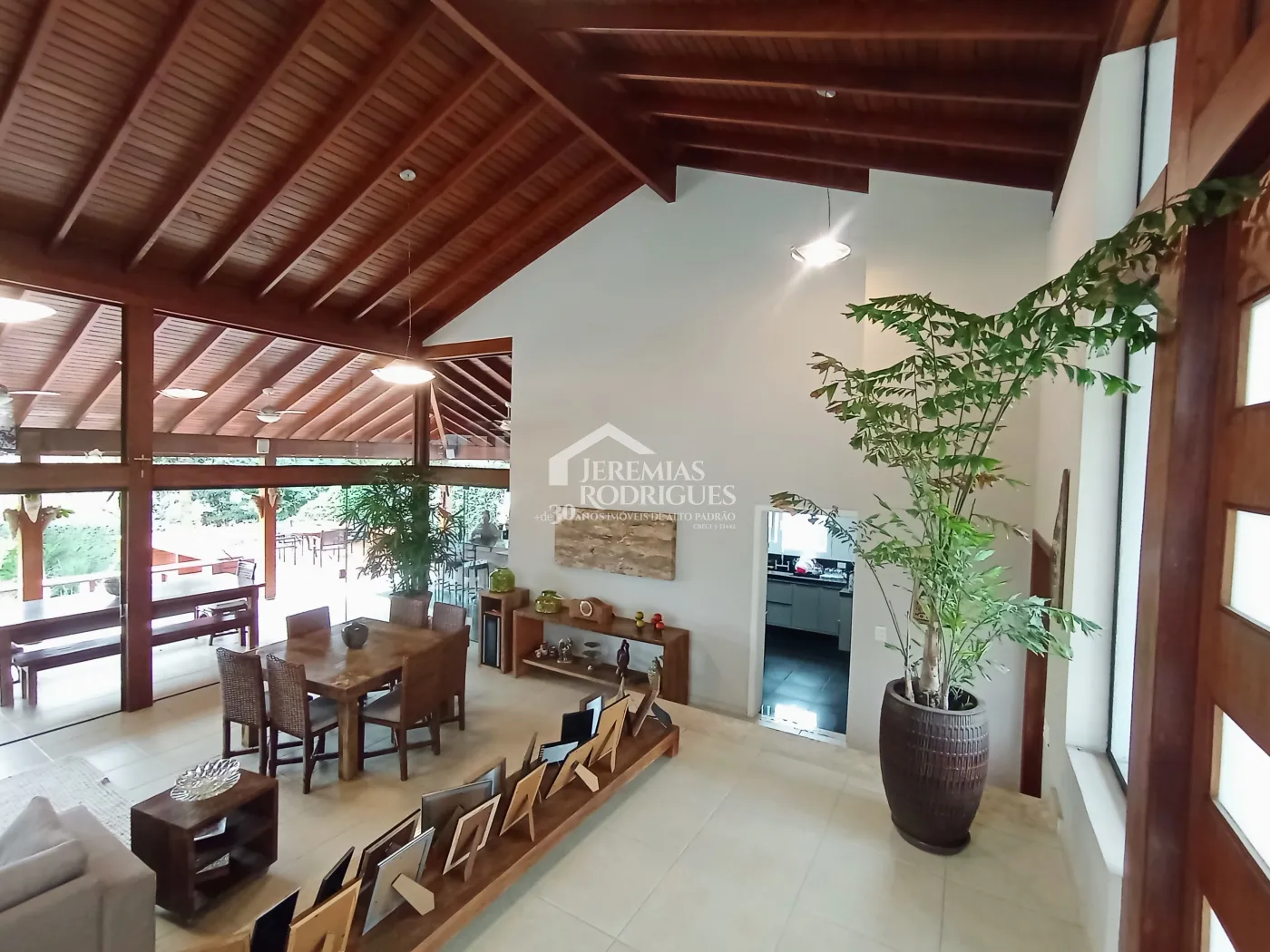 Alugar Casa / Condom&iacute;nio em Pindamonhangaba R$ 9.816,72 - Foto 5