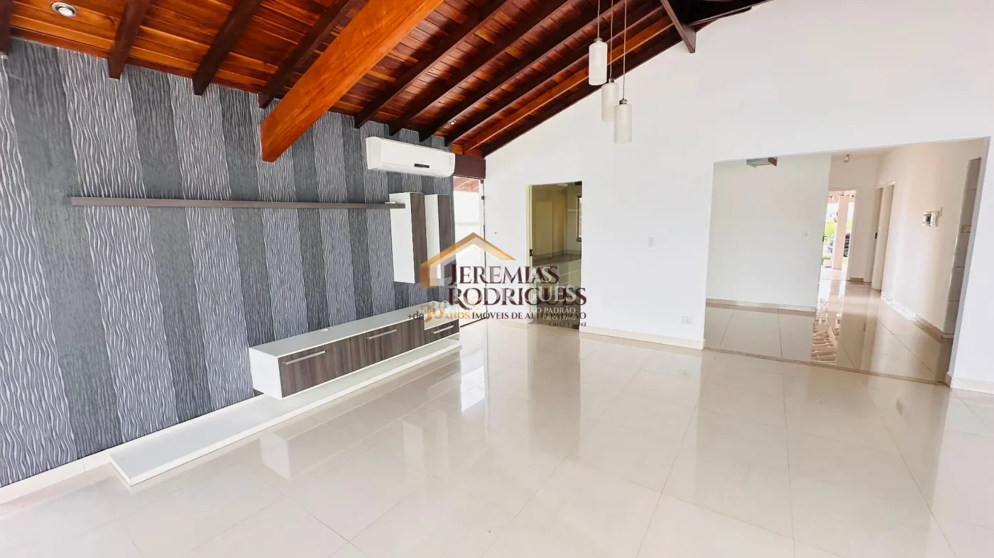 Alugar Casa / Condom&iacute;nio em Pindamonhangaba R$ 5.500,00 - Foto 4
