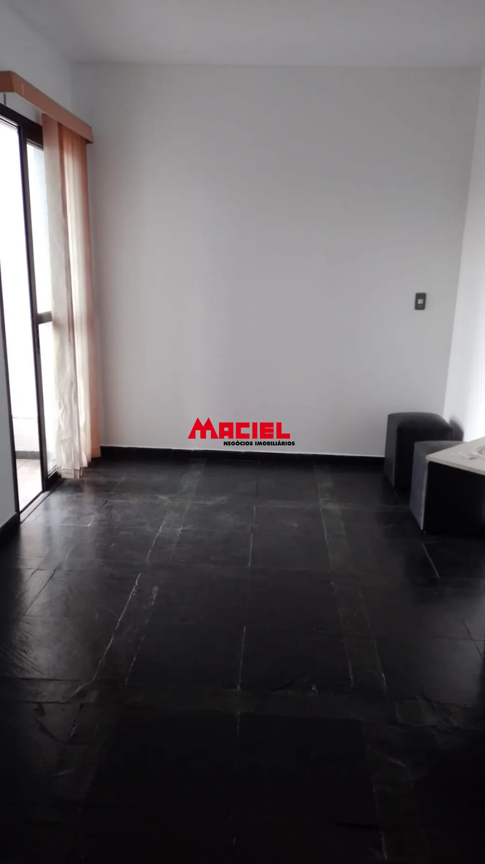 Alugar Apartamento / Padr&atilde;o em S&atilde;o Jos&eacute; dos Campos R$ 2.250,00 - Foto 3