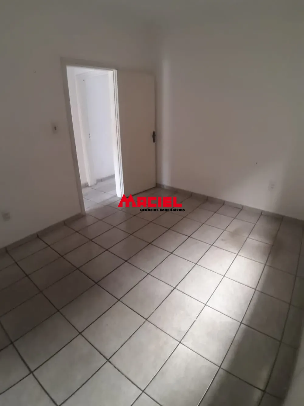 Alugar Comercial / Fundo em S&atilde;o Jos&eacute; dos Campos R$ 3.200,00 - Foto 1