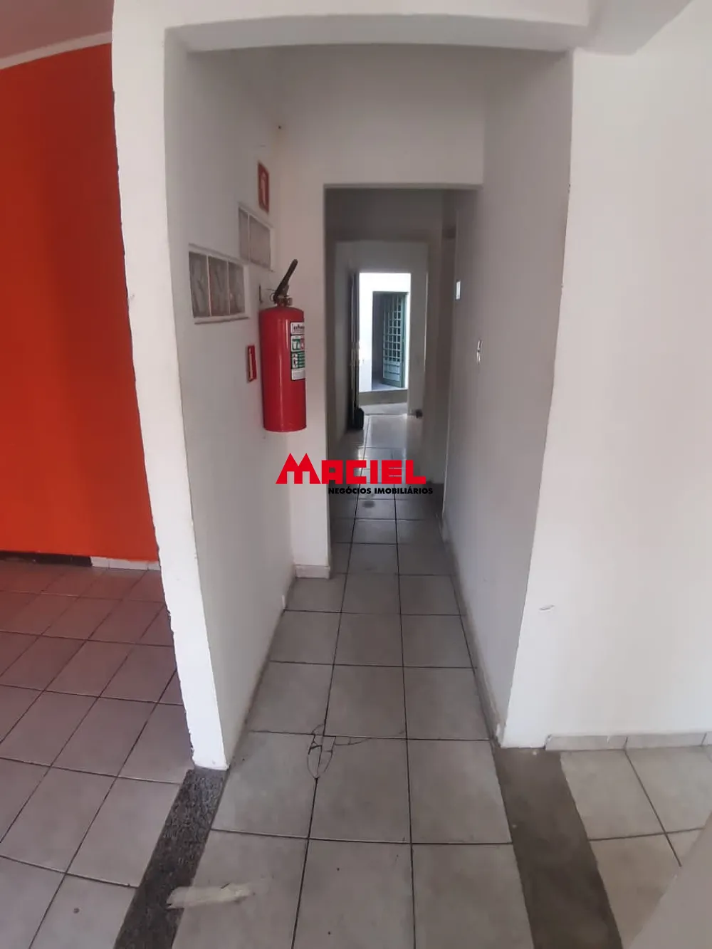 Alugar Comercial / Fundo em S&atilde;o Jos&eacute; dos Campos R$ 3.200,00 - Foto 7