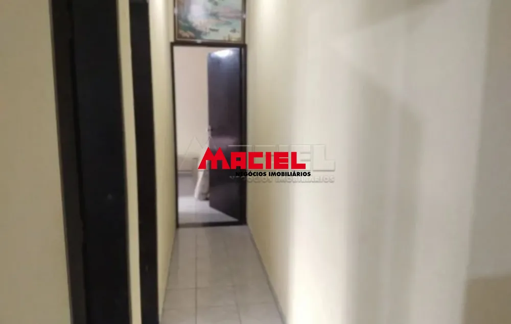 Alugar Casa / Padr&atilde;o em S&atilde;o Jos&eacute; dos Campos R$ 1.800,00 - Foto 1