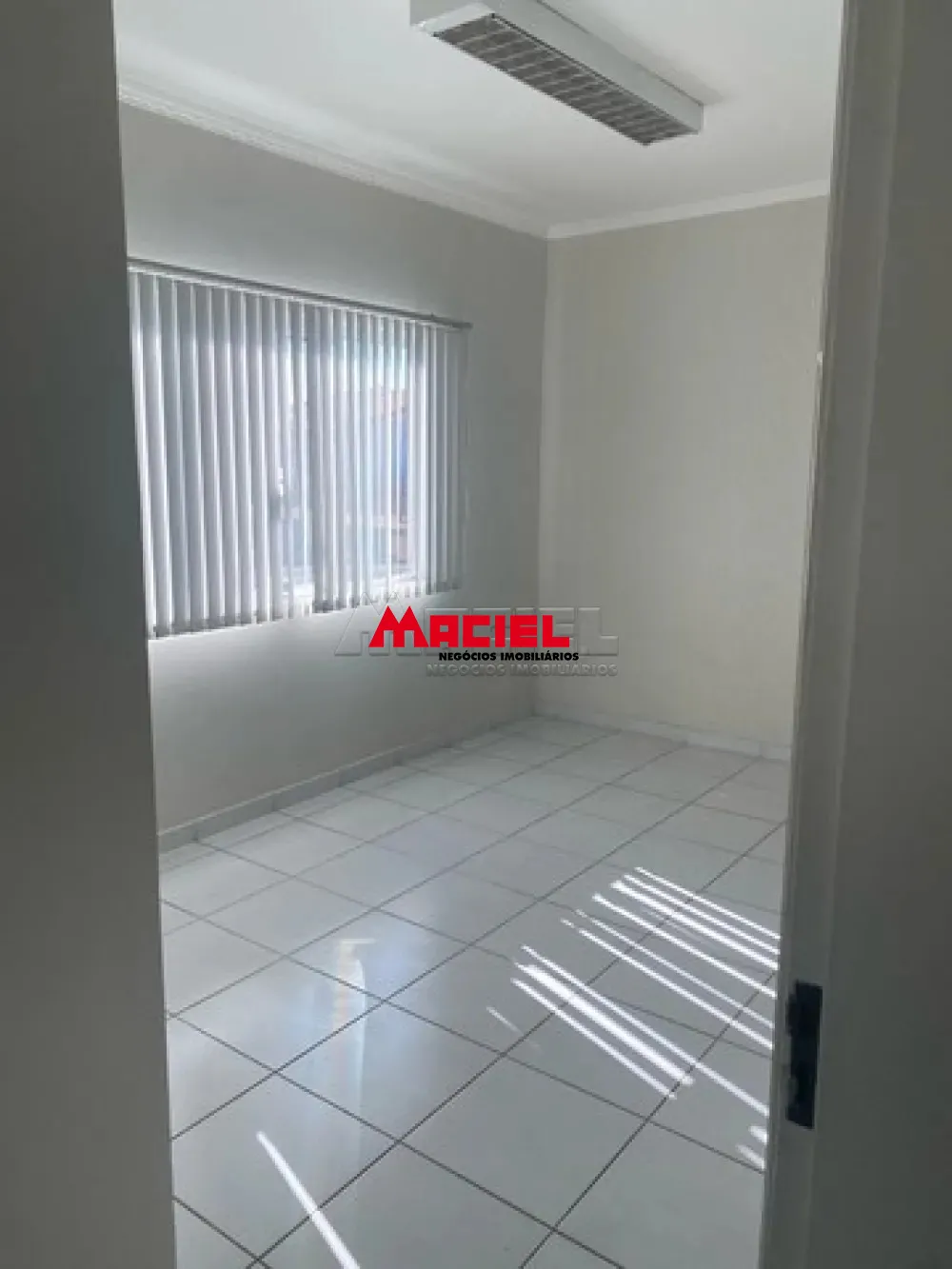 Alugar Comercial / Ponto Comercial em S&atilde;o Jos&eacute; dos Campos R$ 8.000,00 - Foto 9