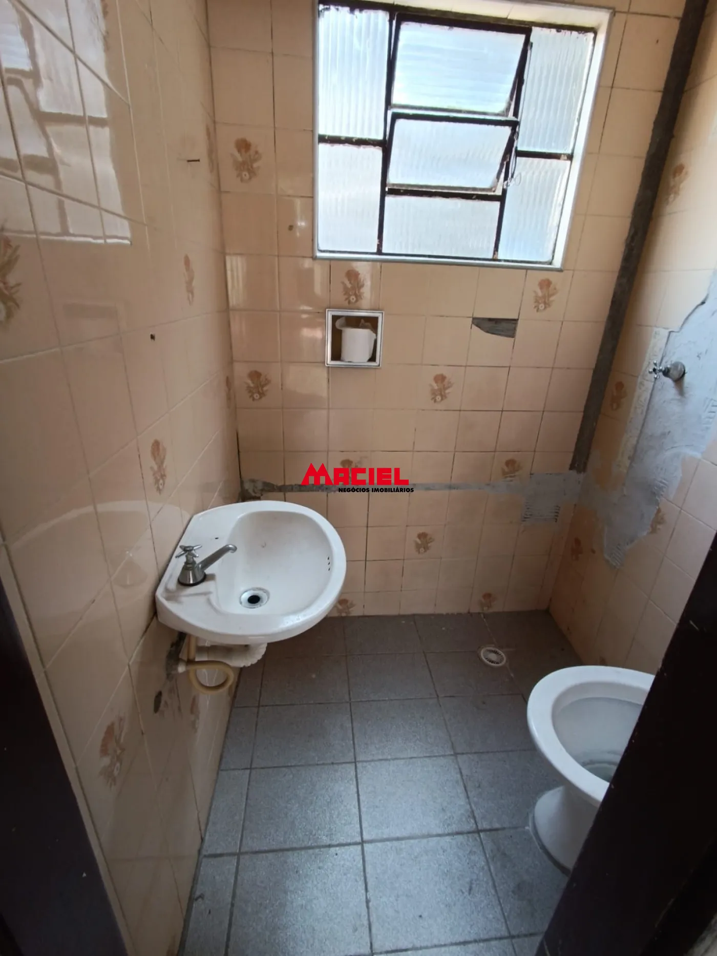 Alugar Casa / Padr&atilde;o em S&atilde;o Jos&eacute; dos Campos R$ 2.500,00 - Foto 12