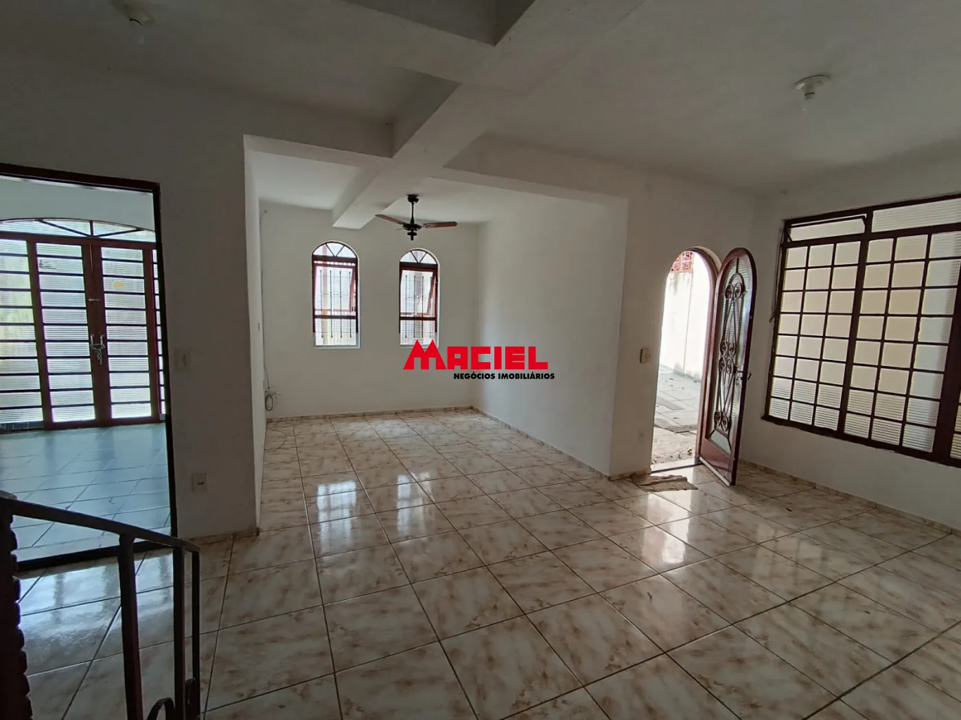 Alugar Casa / Padr&atilde;o em S&atilde;o Jos&eacute; dos Campos R$ 2.500,00 - Foto 6