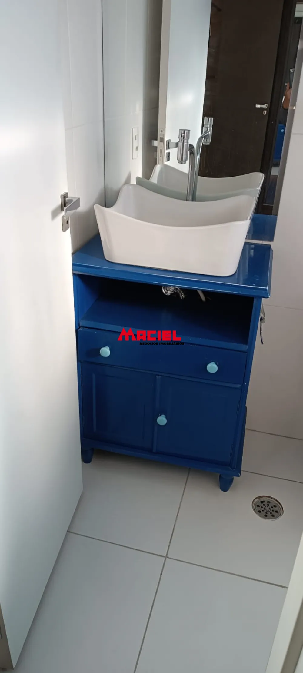 Alugar Apartamento / Padr&atilde;o em S&atilde;o Jos&eacute; dos Campos R$ 2.000,00 - Foto 12