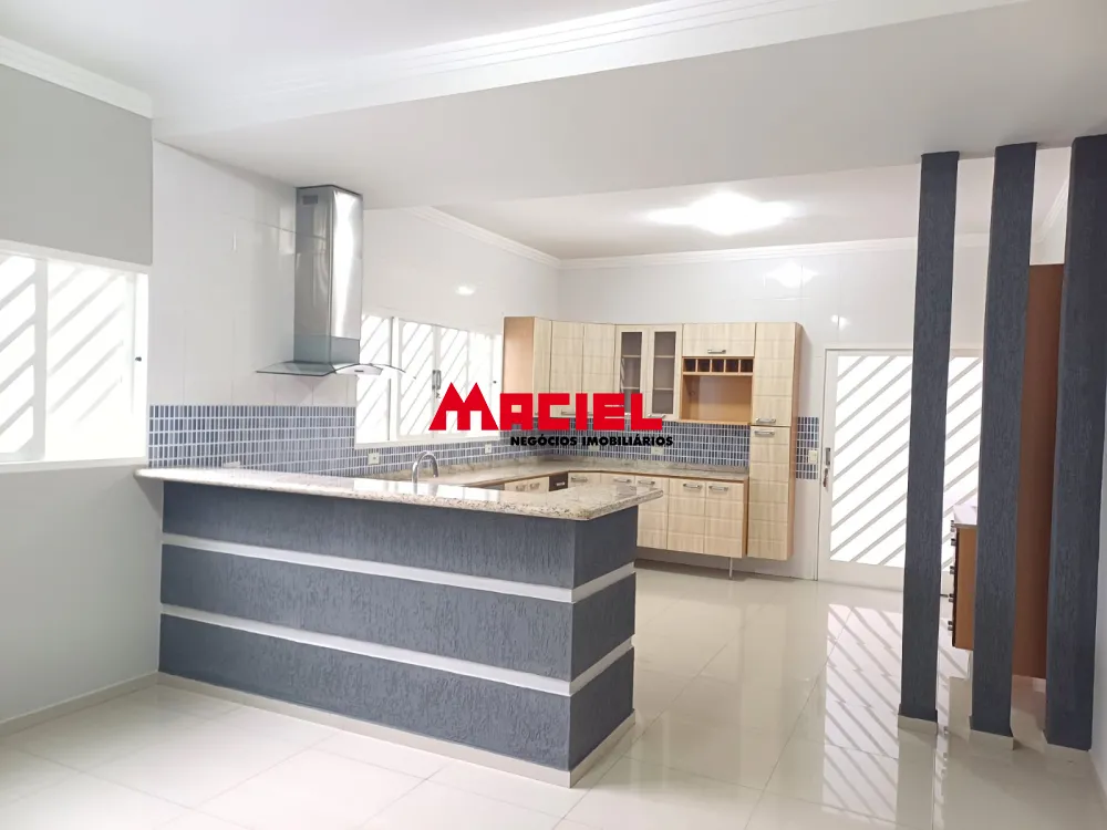 Alugar Casa / Sobrado em S&atilde;o Jos&eacute; dos Campos R$ 3.500,00 - Foto 1