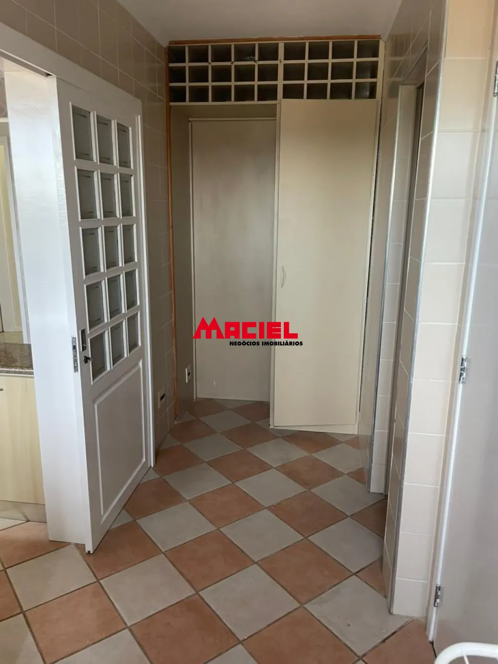 Alugar Apartamento / Padr&atilde;o em S&atilde;o Jos&eacute; dos Campos R$ 4.000,00 - Foto 47