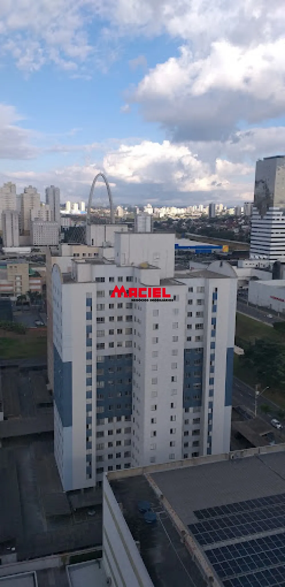 Alugar Apartamento / Padr&atilde;o em S&atilde;o Jos&eacute; dos Campos R$ 2.500,00 - Foto 1