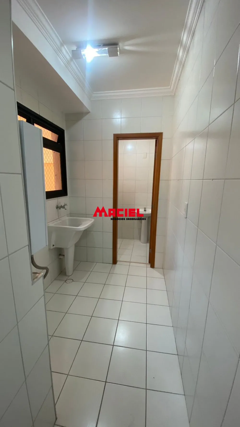 Alugar Apartamento / Padr&atilde;o em S&atilde;o Jos&eacute; dos Campos R$ 4.800,00 - Foto 9