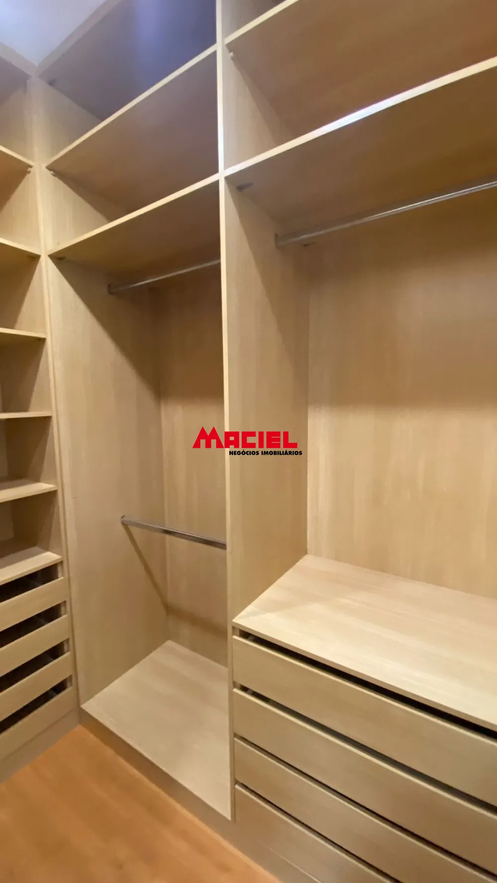 Alugar Apartamento / Padr&atilde;o em S&atilde;o Jos&eacute; dos Campos R$ 4.800,00 - Foto 16