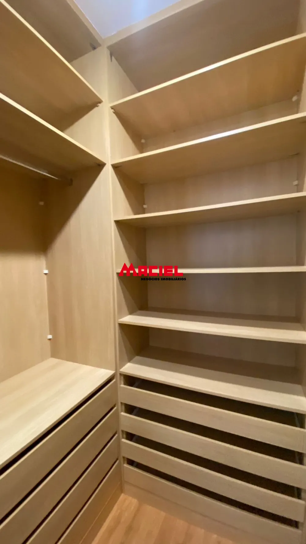 Alugar Apartamento / Padr&atilde;o em S&atilde;o Jos&eacute; dos Campos R$ 4.800,00 - Foto 17