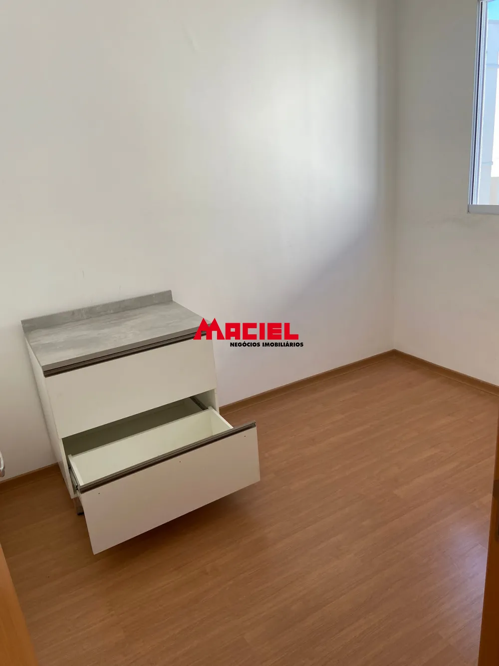 Alugar Apartamento / Padr&atilde;o em S&atilde;o Jos&eacute; dos Campos R$ 800,00 - Foto 3