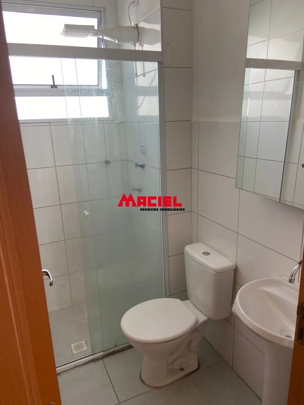 Alugar Apartamento / Padr&atilde;o em S&atilde;o Jos&eacute; dos Campos R$ 800,00 - Foto 4