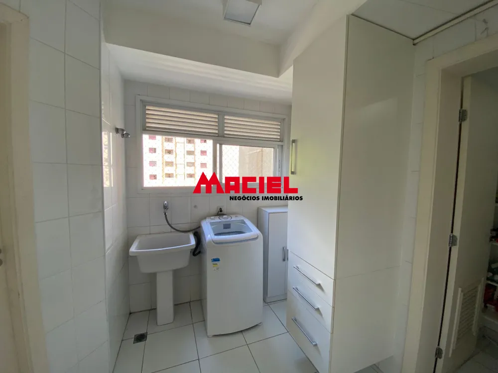 Alugar Apartamento / Padr&atilde;o em S&atilde;o Jos&eacute; dos Campos R$ 6.000,00 - Foto 2