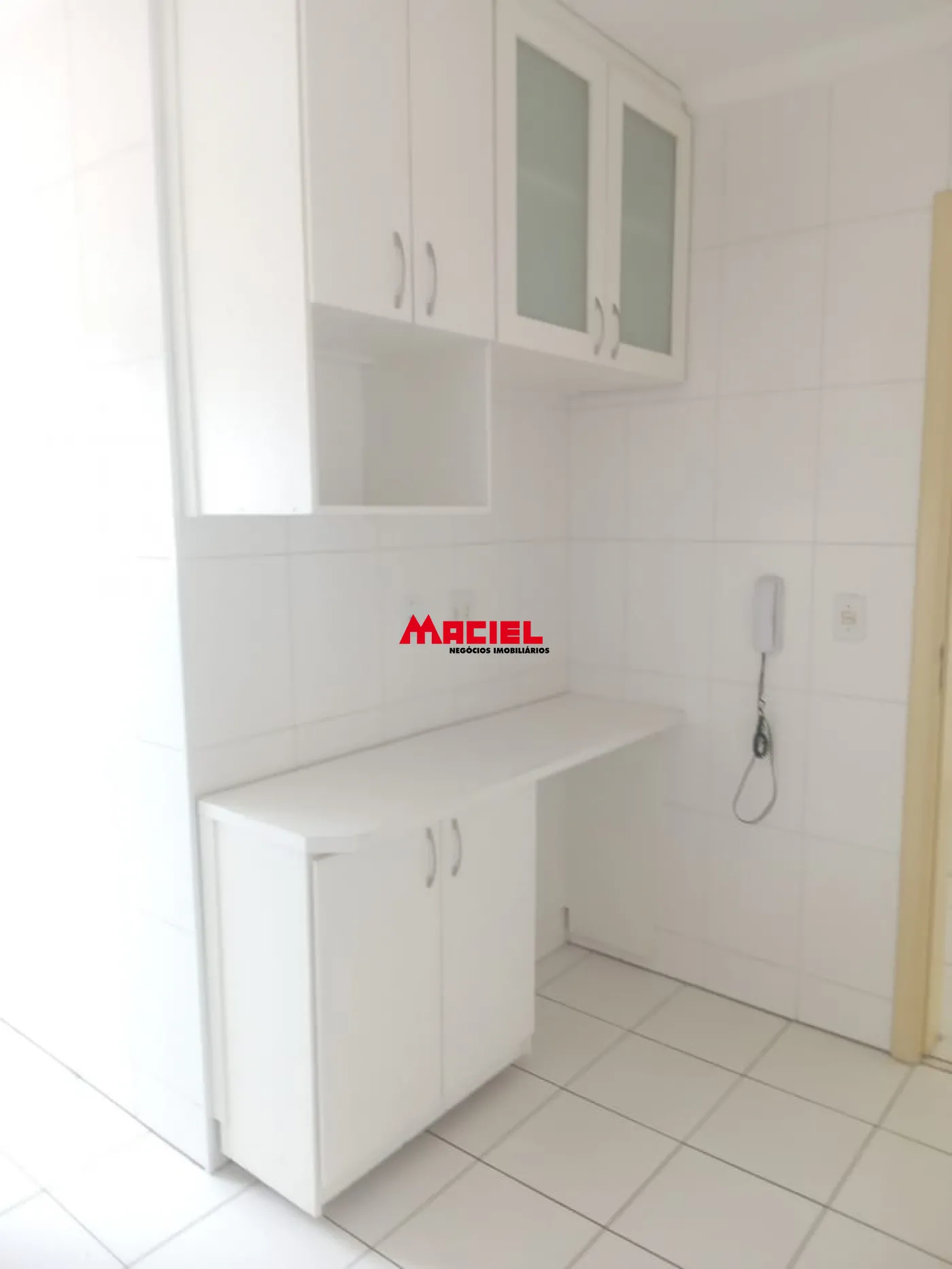 Alugar Apartamento / Padr&atilde;o em S&atilde;o Jos&eacute; dos Campos R$ 2.500,00 - Foto 3