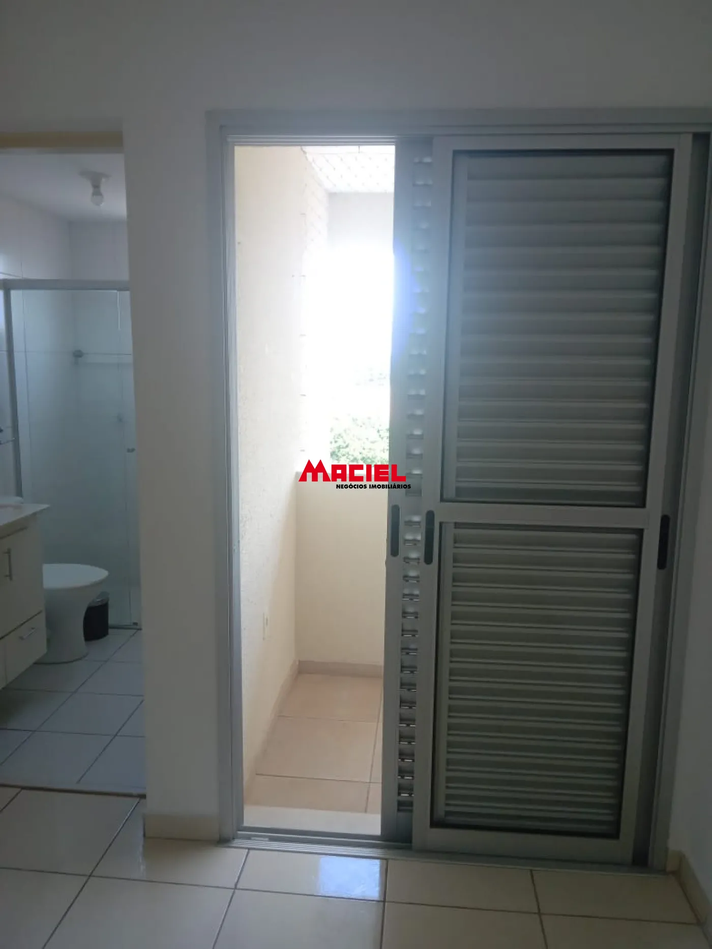 Alugar Apartamento / Padr&atilde;o em S&atilde;o Jos&eacute; dos Campos R$ 2.500,00 - Foto 17