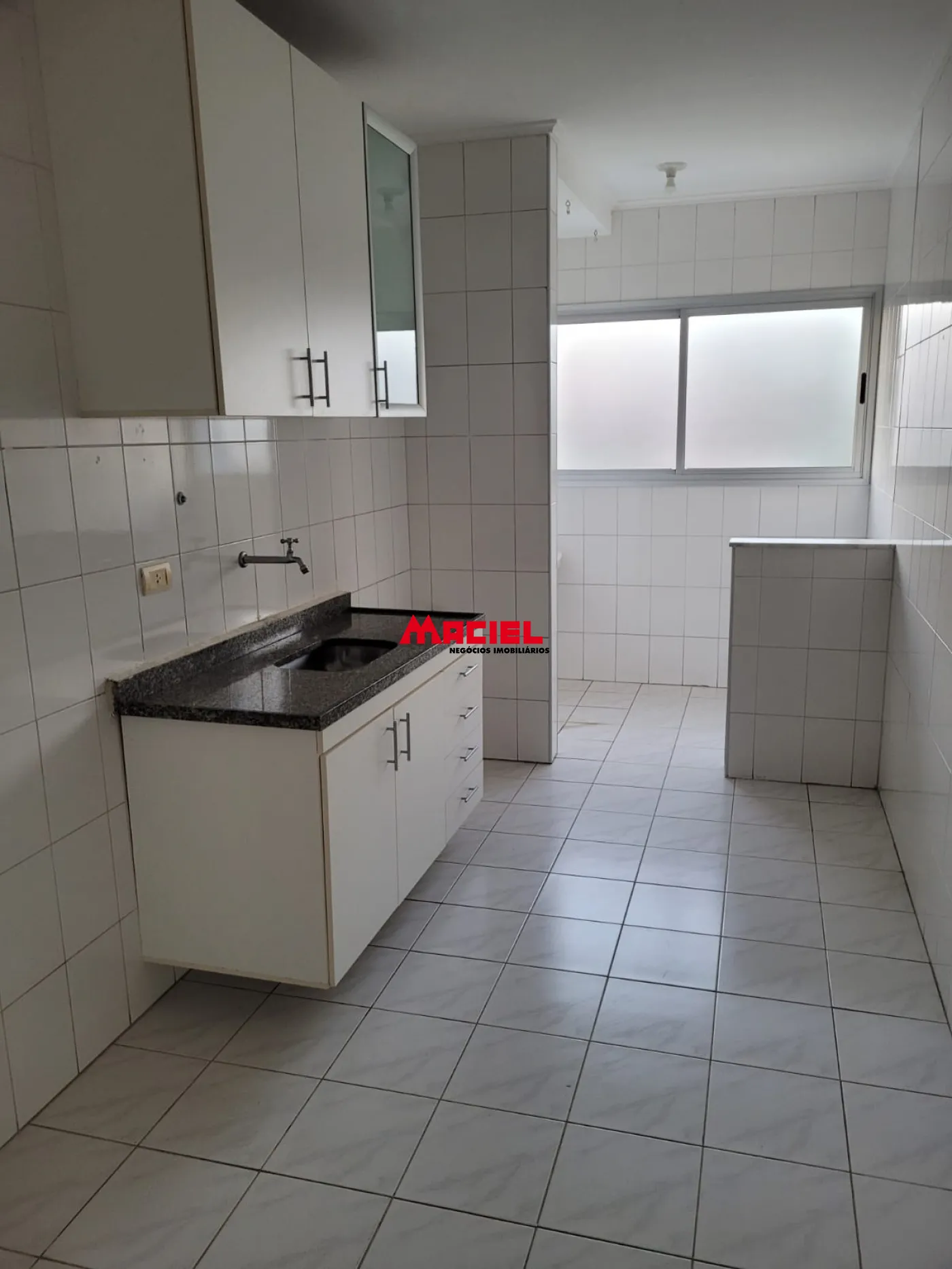 Alugar Apartamento / Padr&atilde;o em S&atilde;o Jos&eacute; dos Campos R$ 1.600,00 - Foto 2