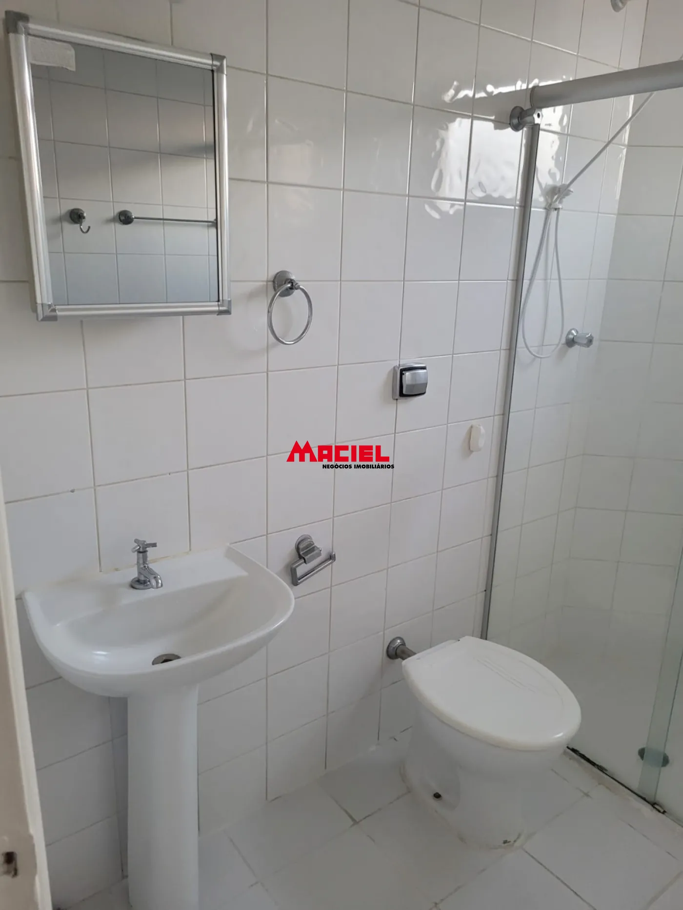 Alugar Apartamento / Padr&atilde;o em S&atilde;o Jos&eacute; dos Campos R$ 1.600,00 - Foto 3
