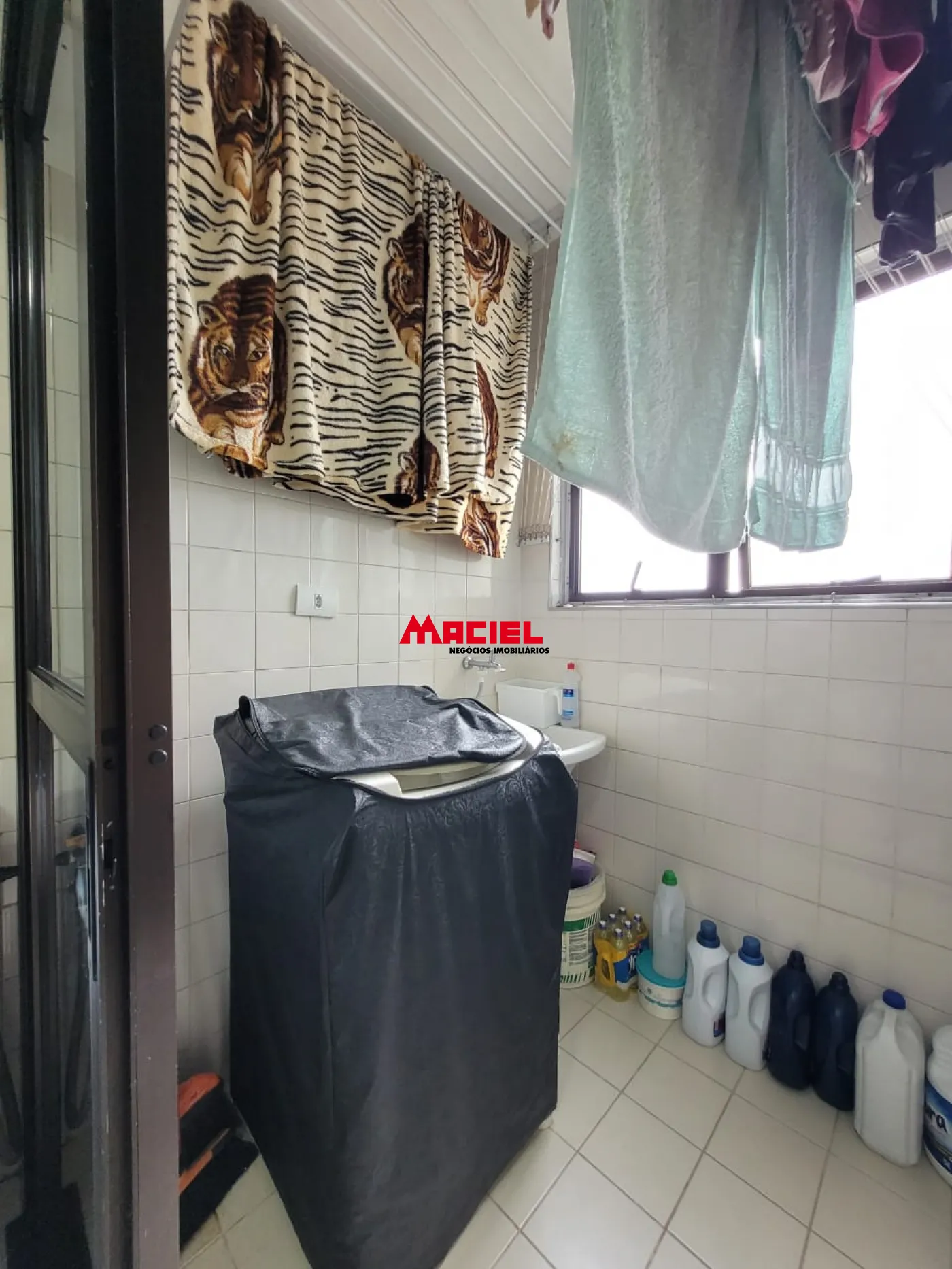 Comprar Apartamento / Padr&atilde;o em S&atilde;o Jos&eacute; dos Campos R$ 380.000,00 - Foto 14