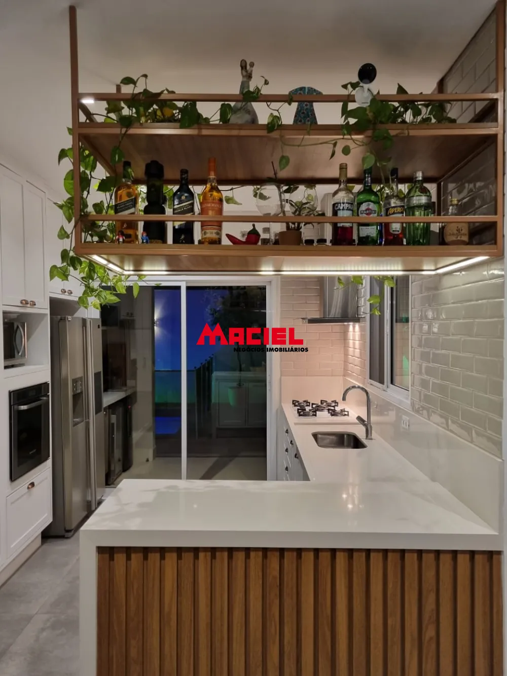 Comprar Casa / Condom&iacute;nio em Ca&ccedil;apava R$ 1.280.000,00 - Foto 2