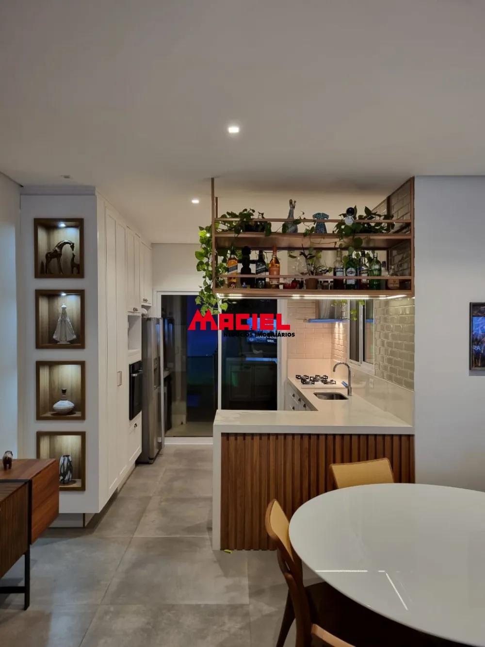 Comprar Casa / Condom&iacute;nio em Ca&ccedil;apava R$ 1.280.000,00 - Foto 4