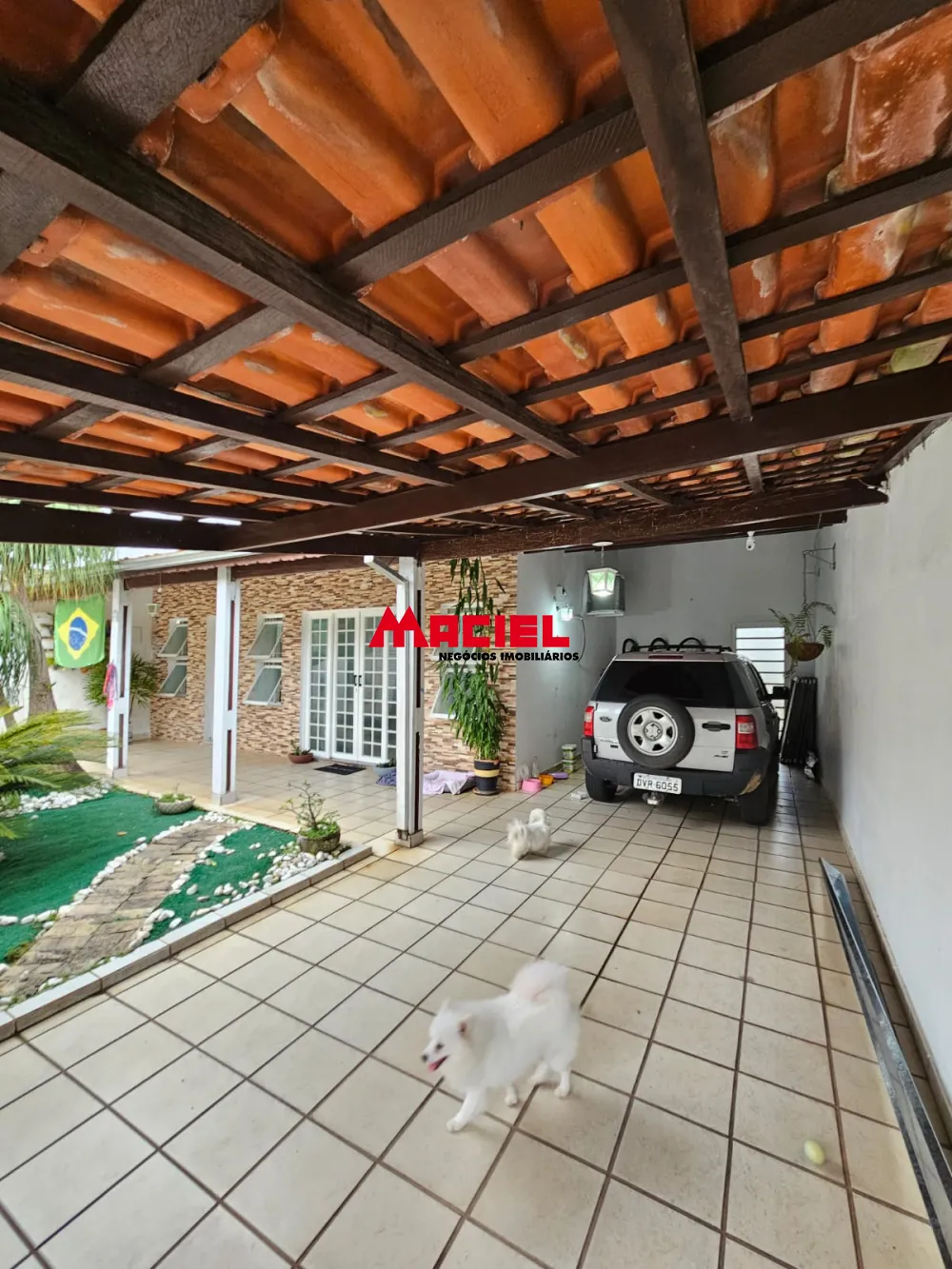 Alugar Casa / Padr&atilde;o em S&atilde;o Jos&eacute; dos Campos R$ 3.500,00 - Foto 2