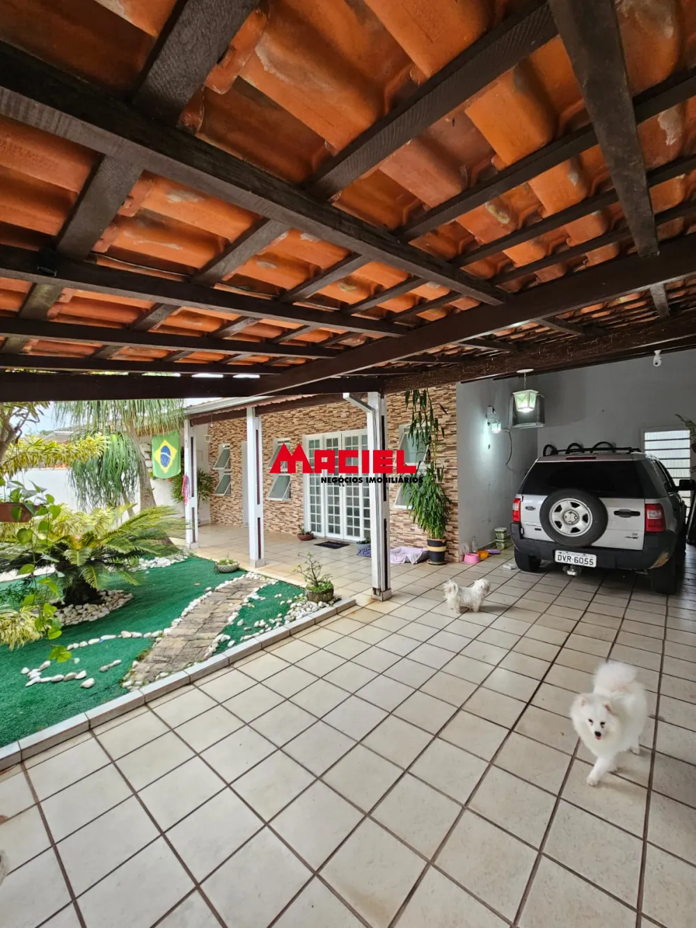 Alugar Casa / Padr&atilde;o em S&atilde;o Jos&eacute; dos Campos R$ 3.500,00 - Foto 5