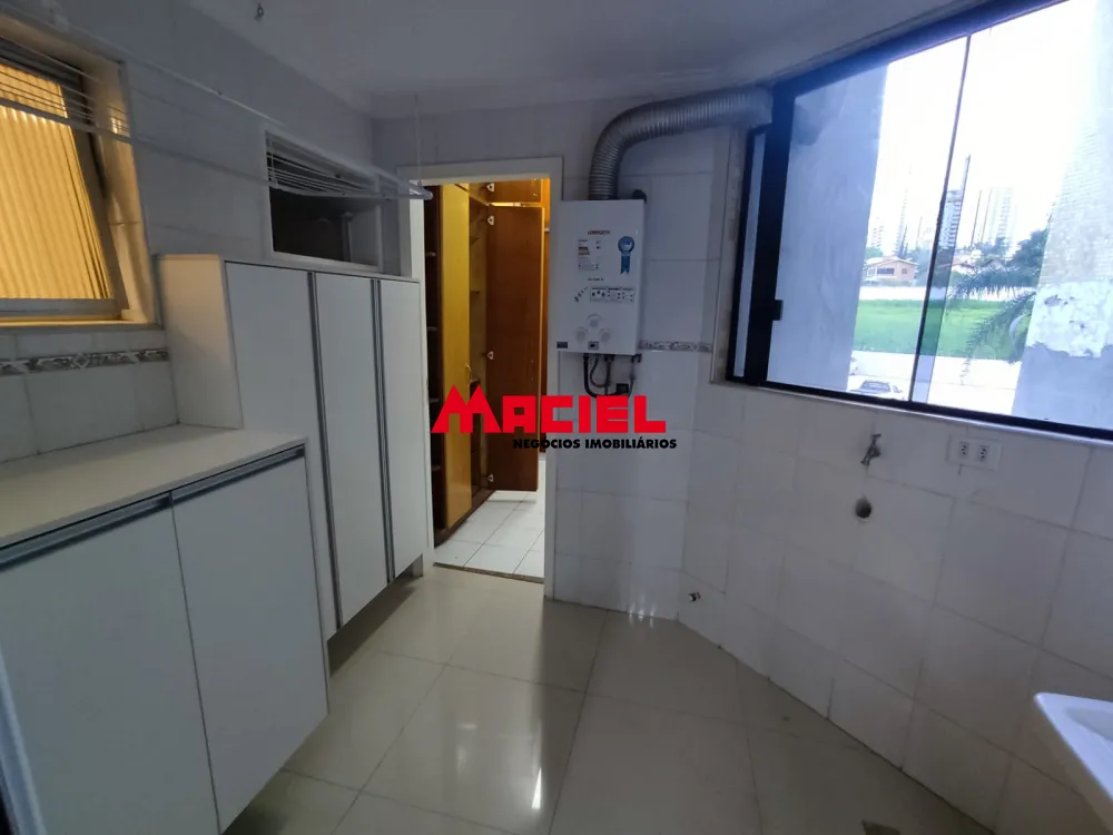 Alugar Apartamento / Padr&atilde;o em S&atilde;o Jos&eacute; dos Campos R$ 3.500,00 - Foto 2