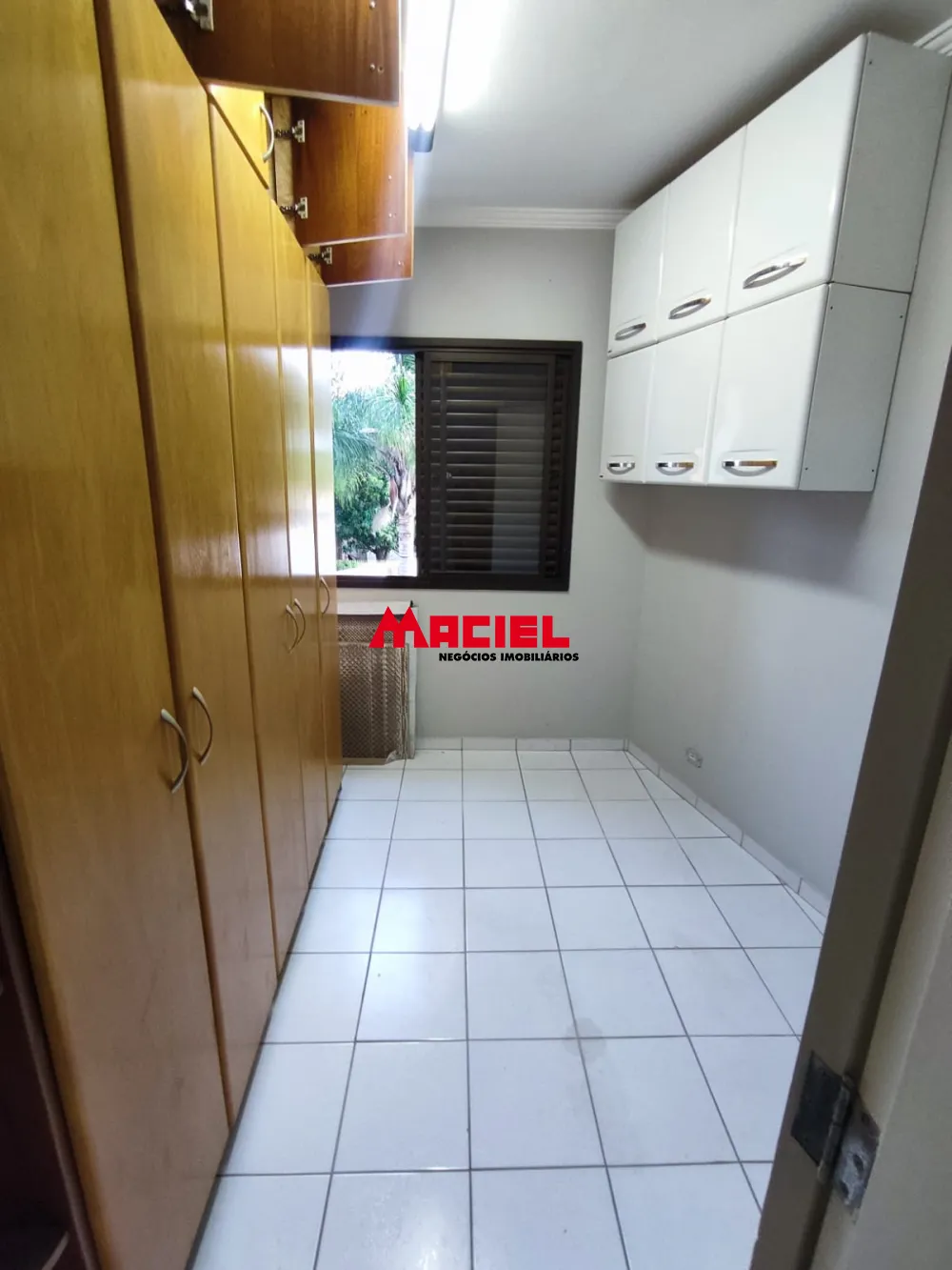 Alugar Apartamento / Padr&atilde;o em S&atilde;o Jos&eacute; dos Campos R$ 3.500,00 - Foto 3